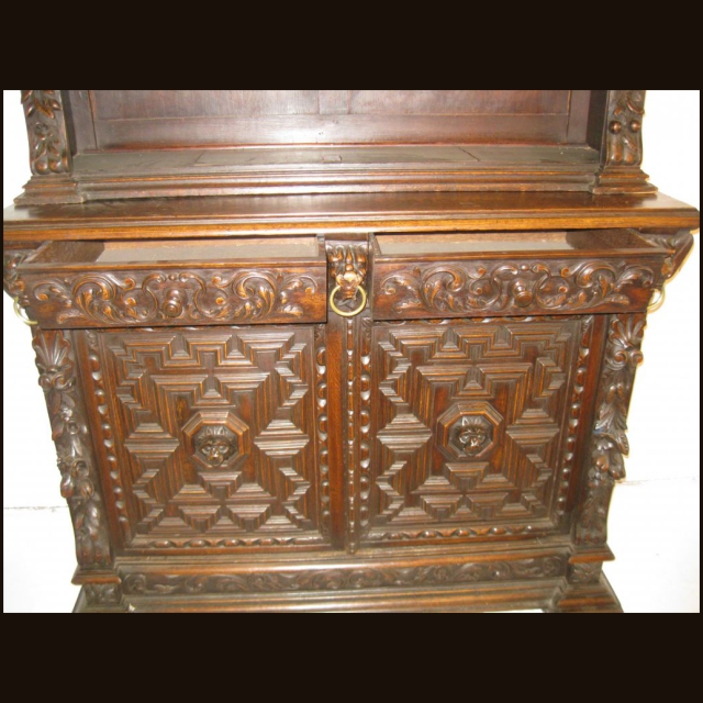 18th c Carved Oak Cupboard - Image 4